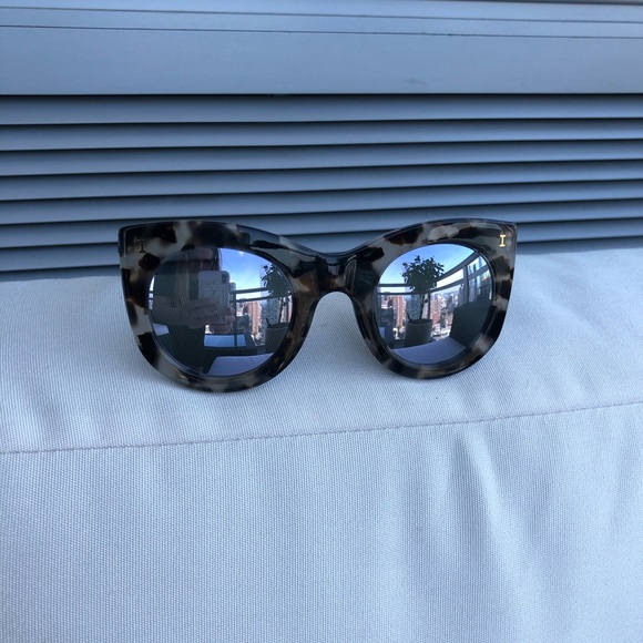 Illesteva Boca Silver Mirror Sunglasses main image 12